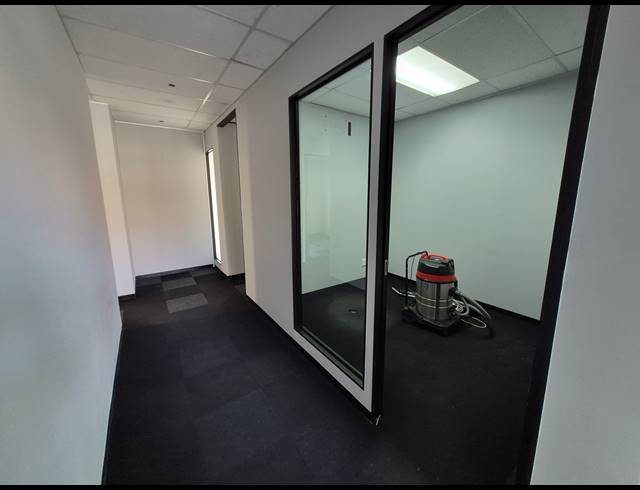 905M² OFFICE TO LET IN WOODMEAD